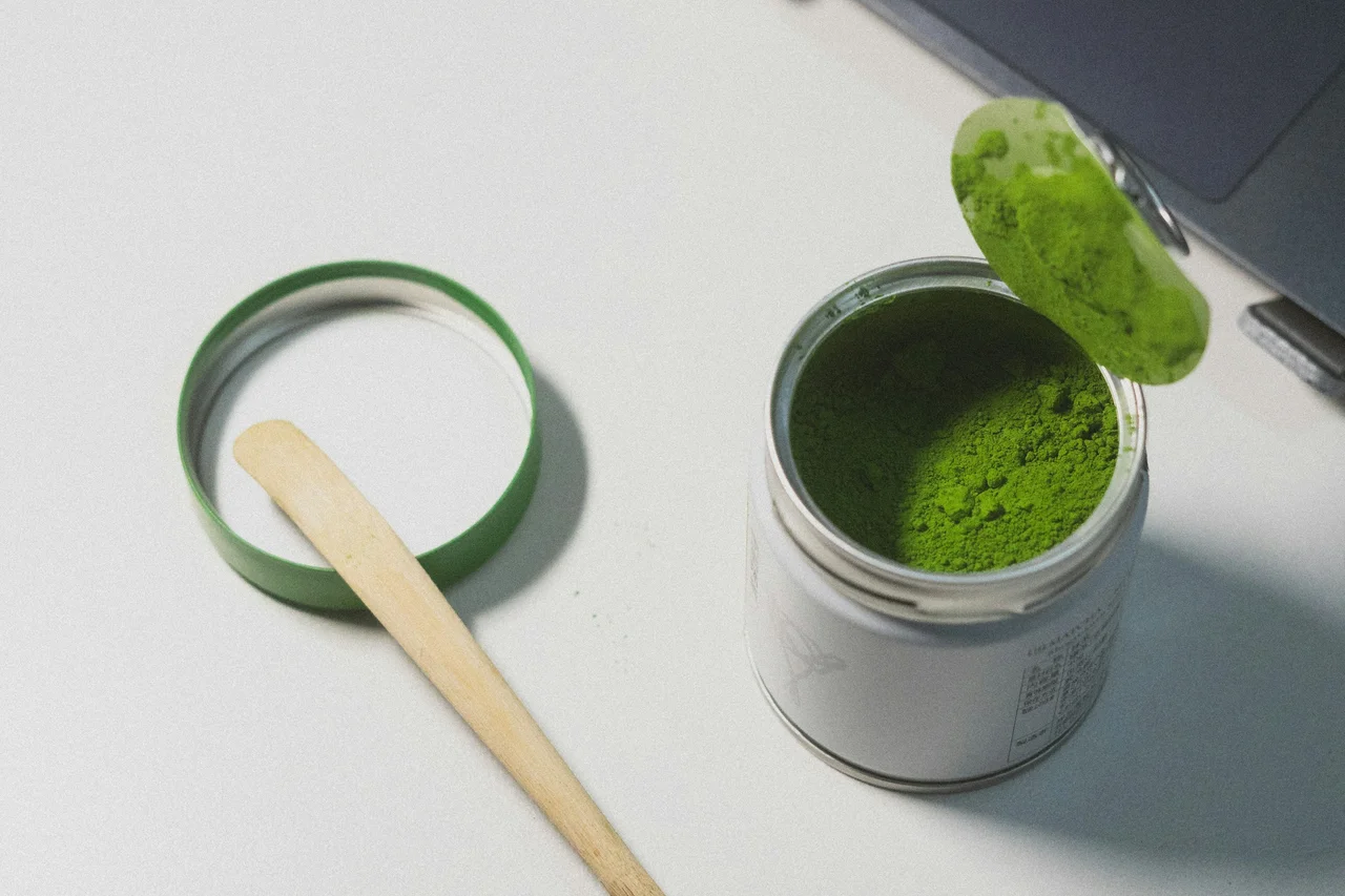 Cover image for How much matcha does a cafe use, and how much should you order?